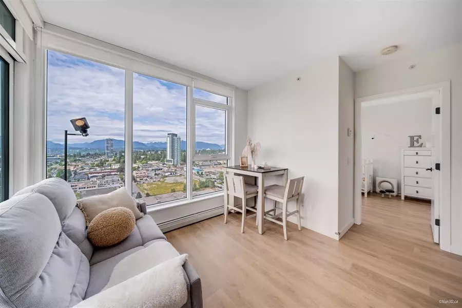 13685 102 AVE #2211, Surrey, BC V3T 0S2