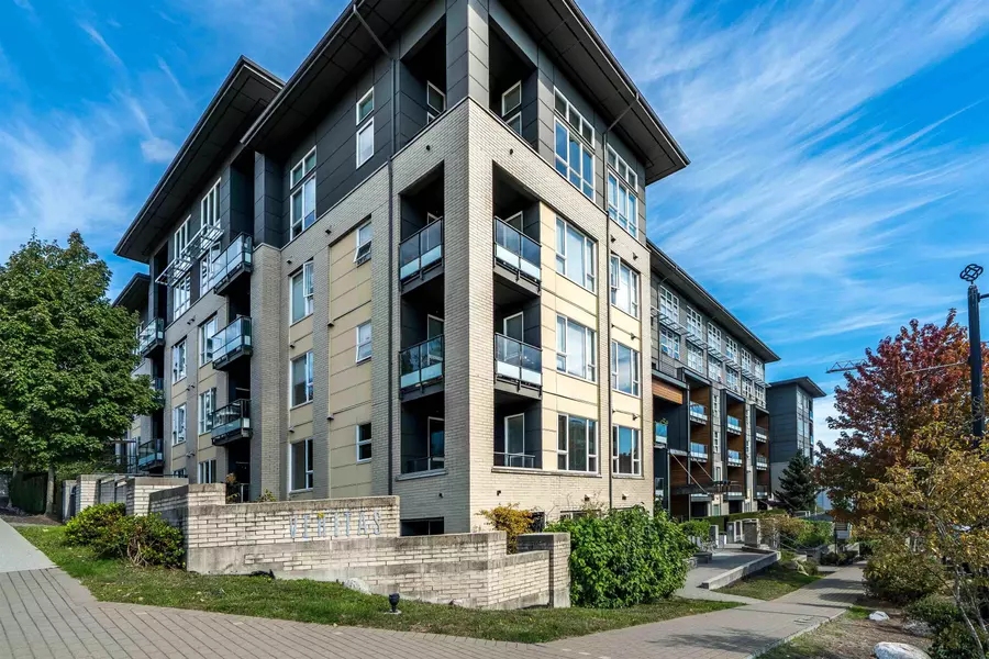 9877 University CRES #403, Burnaby, BC V5A 0E5