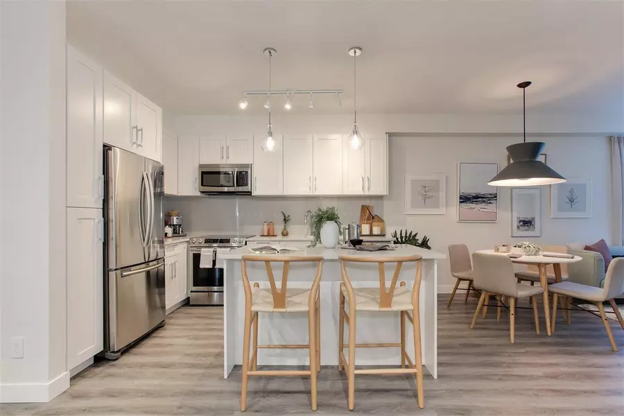 20356 72b AVE #203, Langley, BC V2Y 4J9