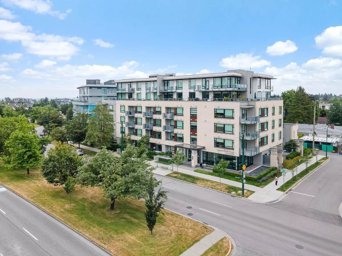 Vancouver, BC V5Z 2Z6,5115 Cambie ST #103