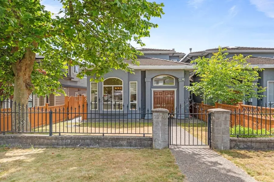7770 16th ST, Burnaby, BC V3N 1P9