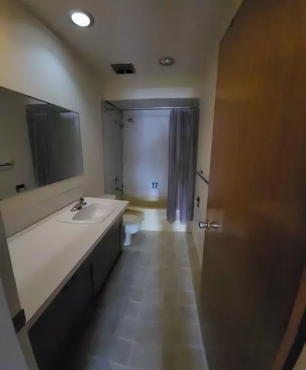 Abbotsford, BC V2S 3K5,2912 Babich ST #2910