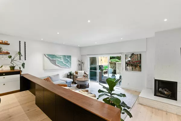 North Vancouver, BC V7R 4H8,3300 Capilano RD #137