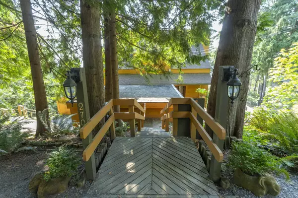 Lions Bay, BC V0N 2E0,270 Mountain DR