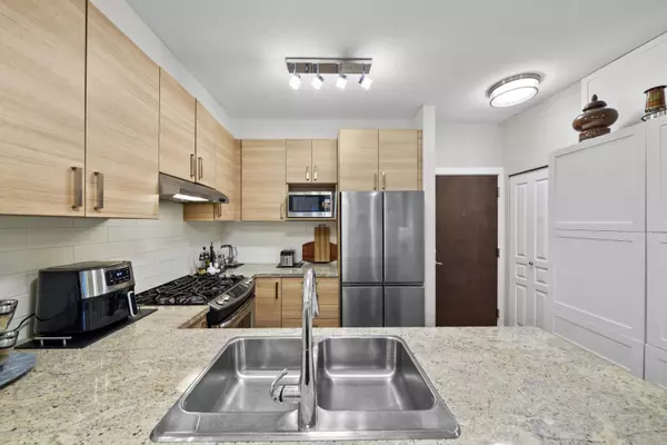 Coquitlam, BC V3B 0H4,1150 Kensal PL #113