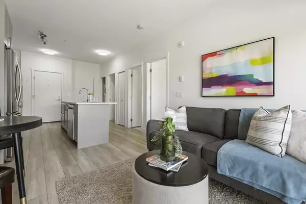 Surrey, BC V3T 0P2,13978 Fraser HWY #603