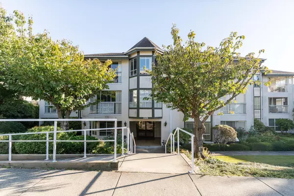 15130 Roper AVE #204, White Rock, BC V4B 2E7