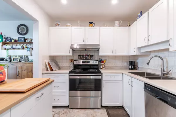 White Rock, BC V4B 2E7,15130 Roper AVE #204