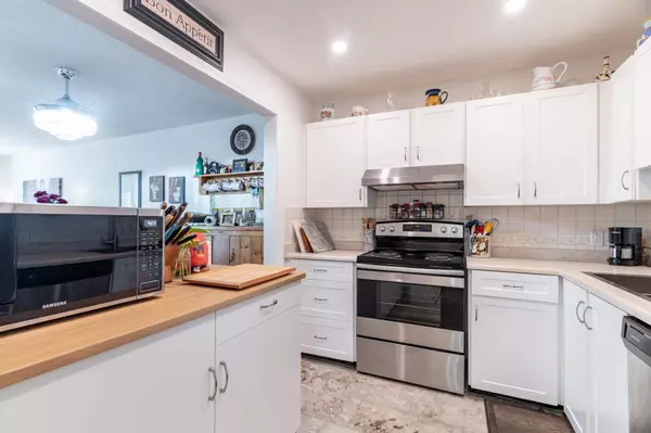 White Rock, BC V4B 2E7,15130 Roper AVE #204