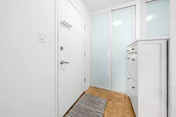 Vancouver, BC V6H 2M2,3680 Oak ST #301
