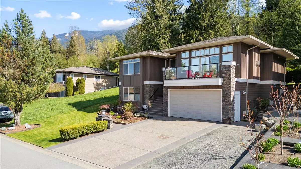 Chilliwack, BC V4Z 1K7,51075 Falls CT #208