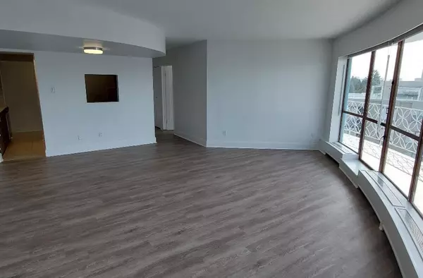 West Vancouver, BC V7V 1C4,2190 Bellevue AVE #602