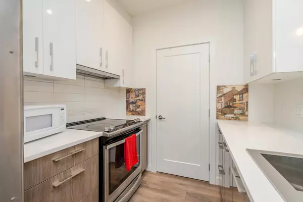 Langley, BC V2Y 0Y5,20829 77a AVE #103