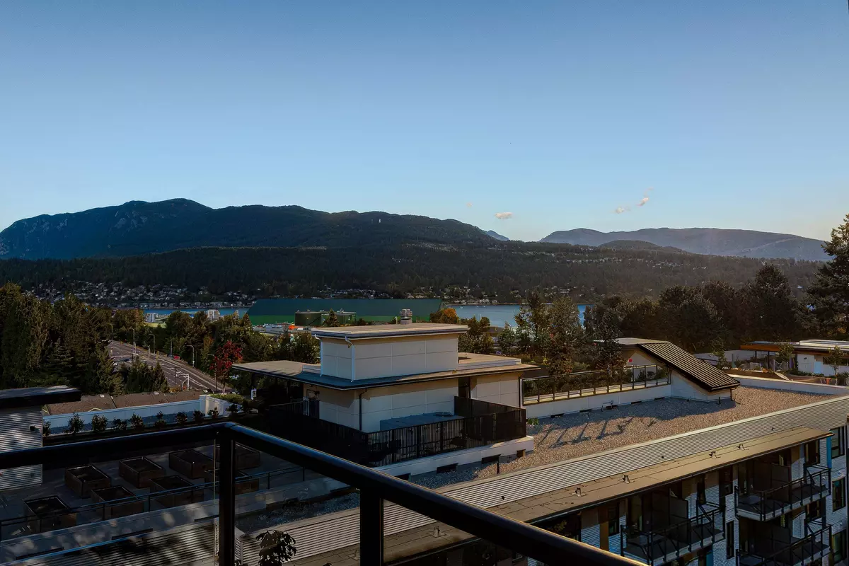 Port Moody, BC V3H 0N4,2002 St. George ST #406