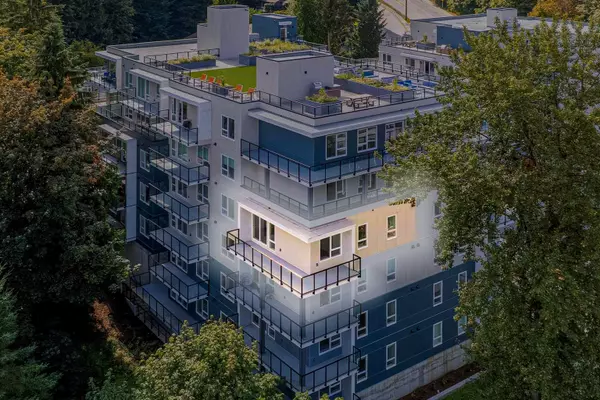 2002 St. George ST #406, Port Moody, BC V3H 0N4