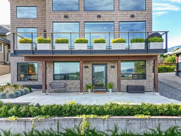 Gibsons, BC V0N 1V9,502 Spyglass PL