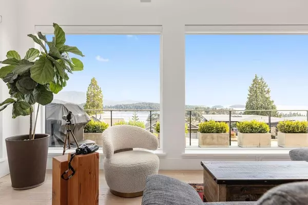 Gibsons, BC V0N 1V9,502 Spyglass PL