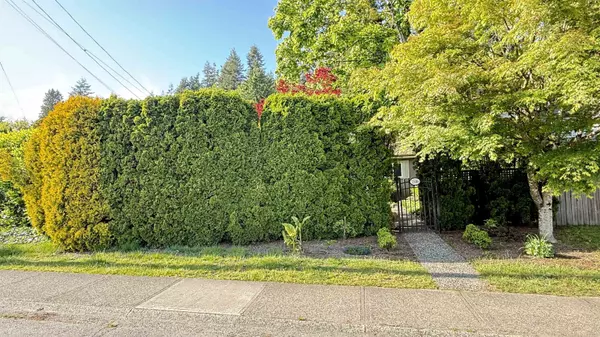 North Vancouver, BC V7P 1W9,1546 Hope RD