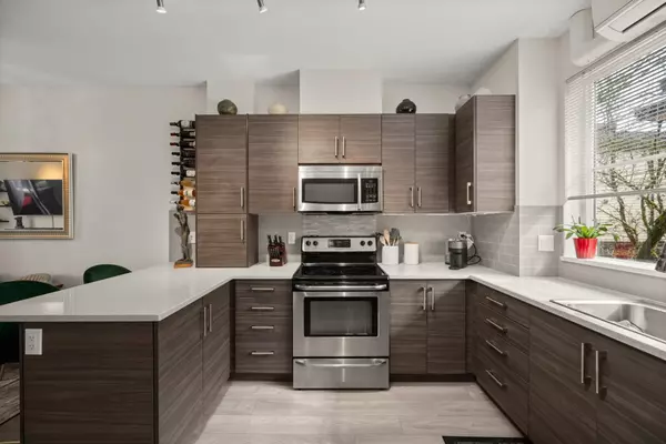 Surrey, BC V4N 6M2,19477 72a AVE #26