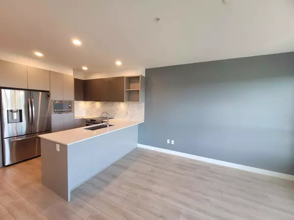 Tsawwassen, BC V4M 0E4,1792 Starling DR #224