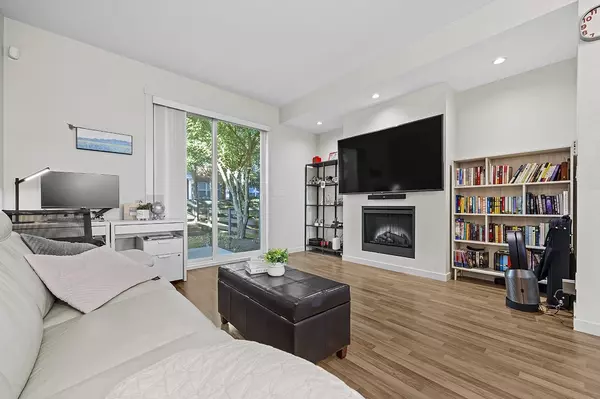 Coquitlam, BC V3K 0A5,688 Edgar AVE #110