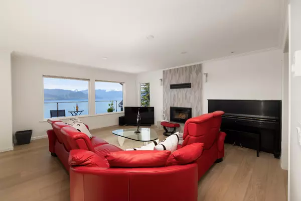 Lions Bay, BC V0N 2E0,250 Kelvin Grove WAY