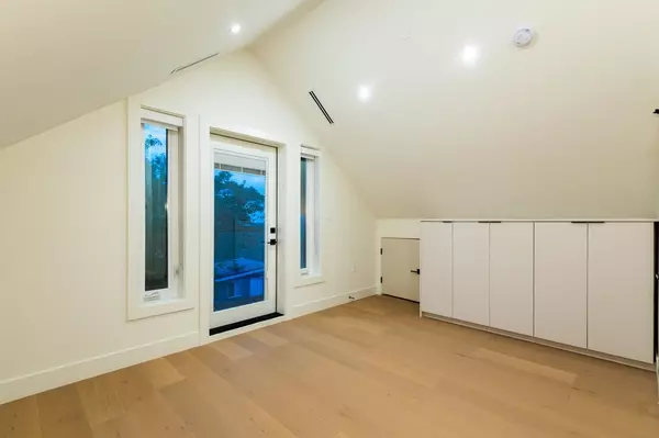 Vancouver, BC V5X 2C1,773 E 61st AVE #2