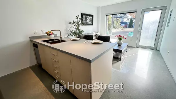 North Vancouver, BC V7P 2A2,1165 Cortell Street