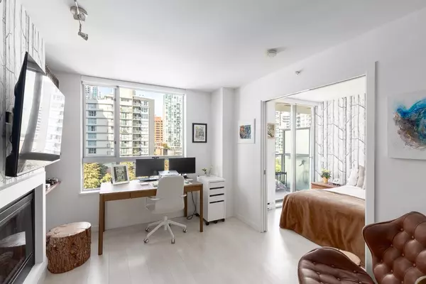 Vancouver, BC V6B 1E6,1225 Richards ST #809