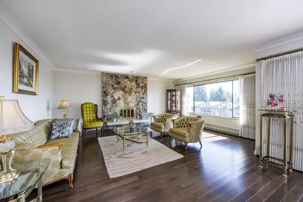 North Vancouver, BC V7L 2Y3,512 E 18th ST