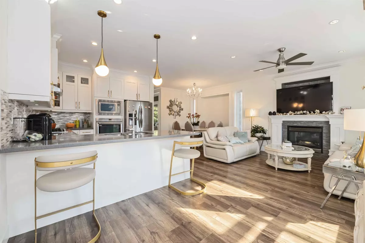 Surrey, BC V3X 2L7,13082 60 AVE