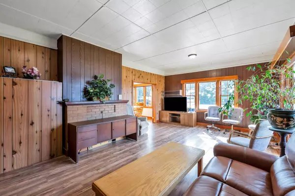 878 Echo RD Abbotsford, BC V4X 2J9