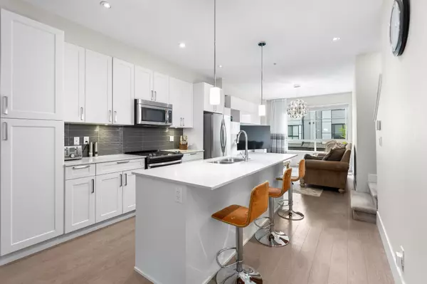 Port Coquitlam, BC V3B 0M7,2139 Prairie AVE #16