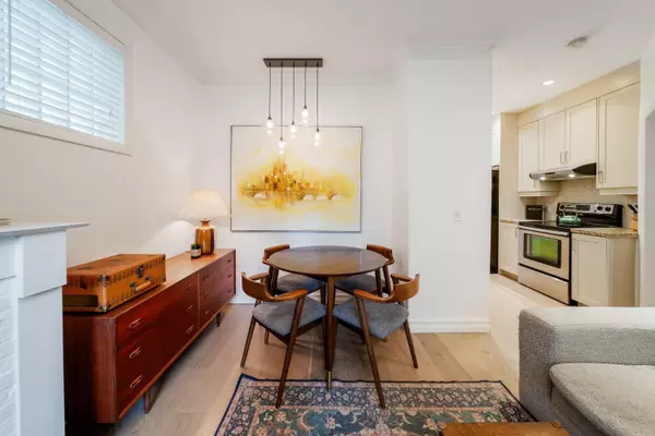 Vancouver, BC V5Z 1T2,966 W 16th AVE