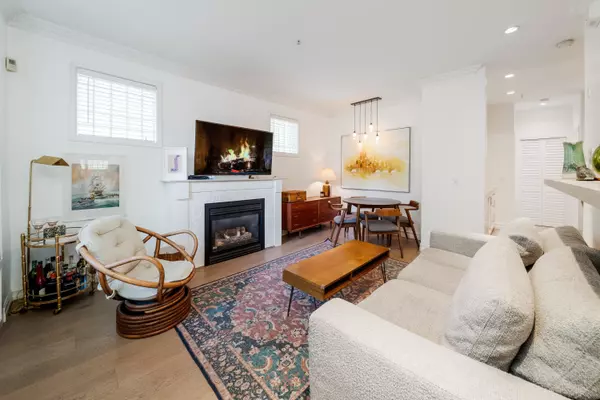 Vancouver, BC V5Z 1T2,966 W 16th AVE