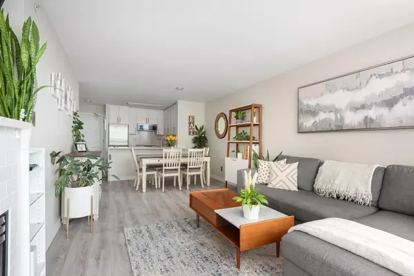 Burnaby, BC V5E 4M9,6659 Southoaks CRES #905