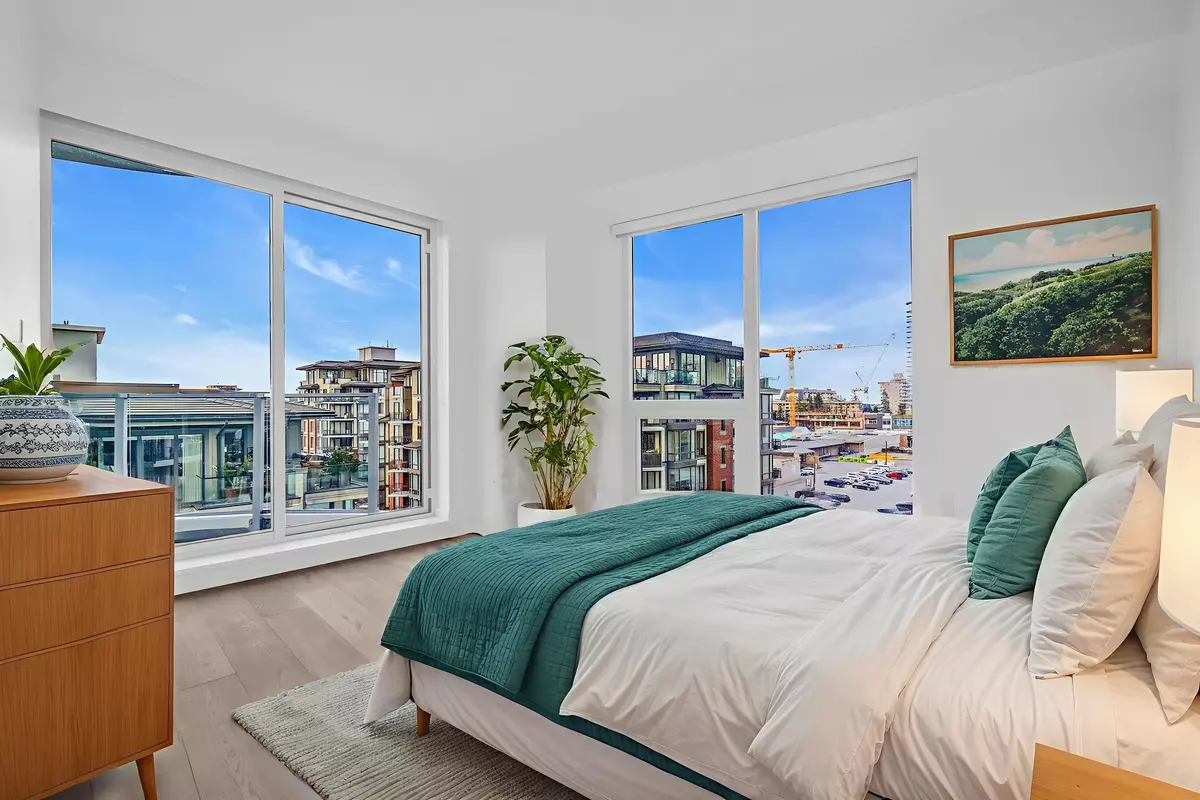White Rock, BC V4B 0C2,1500 Martin ST #804
