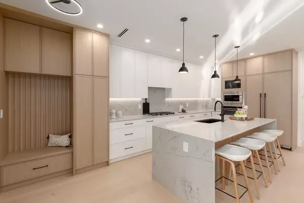 Vancouver, BC V5Y 2C7,475 W 20th AVE #1