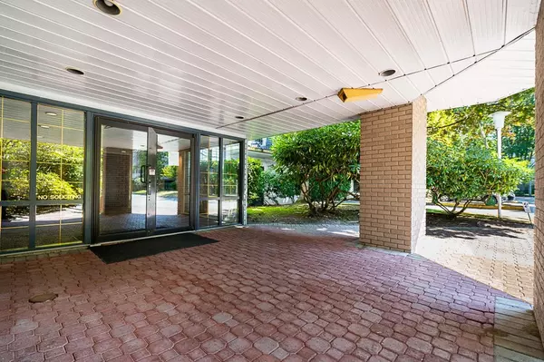 Richmond, BC V6Y 1X8,7760 Moffatt RD #213