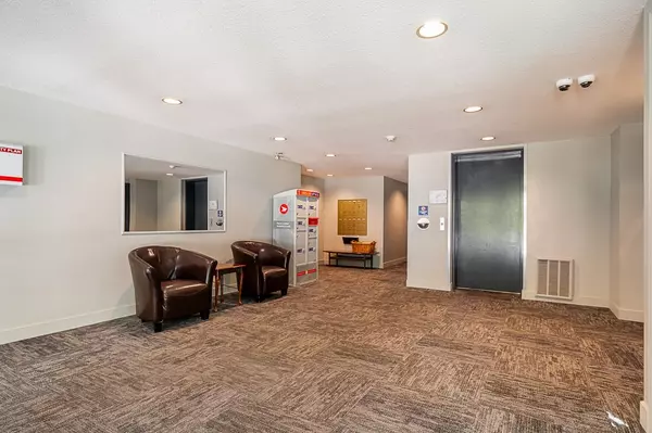 Richmond, BC V6Y 1X8,7760 Moffatt RD #213