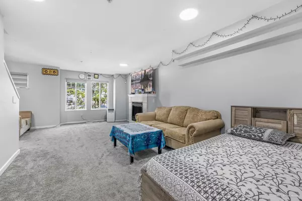 Surrey, BC V3W 1X1,12711 64 AVE #111