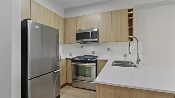 Coquitlam, BC V3B 0H7,1188 Johnson ST #303