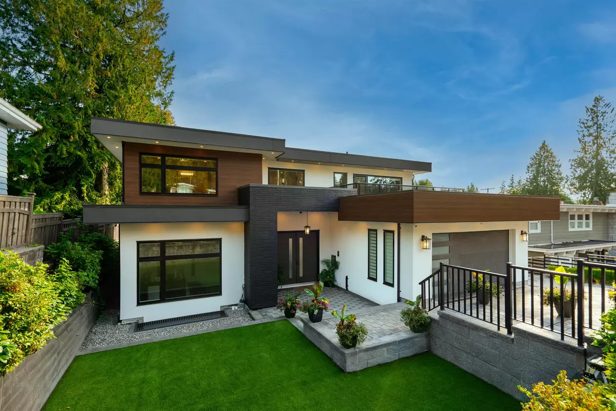 North Vancouver, BC V7R 2J9,929 Canyon BLVD