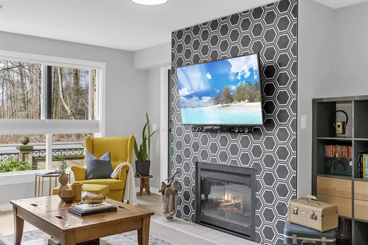 Surrey, BC V3W 0S1,13860 70 AVE #210