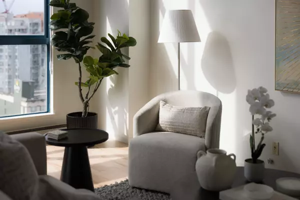 Vancouver, BC V6B 6J3,1238 Seymour ST #1102