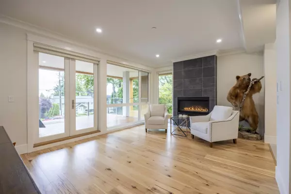 White Rock, BC V4B 4T6,1245 Kent ST