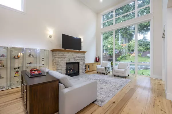 White Rock, BC V4B 4T6,1245 Kent ST