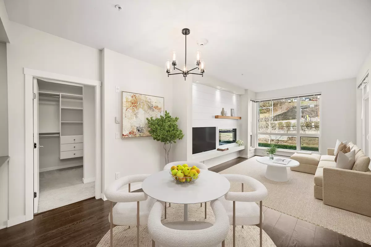 Abbotsford, BC V3G 0G3,2242 Whatcom RD #210