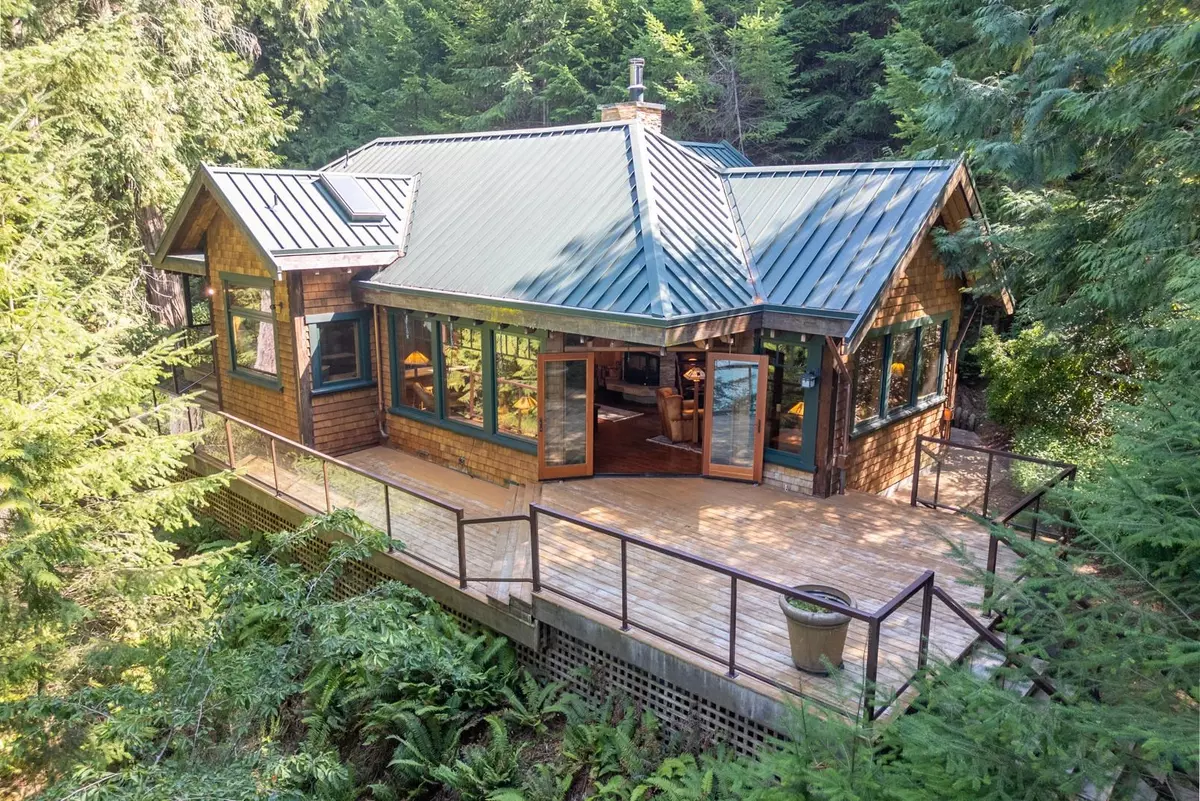 Pender Island, BC V0N 2M3,8807 Ainslie Point RD