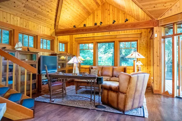 Pender Island, BC V0N 2M3,8807 Ainslie Point RD